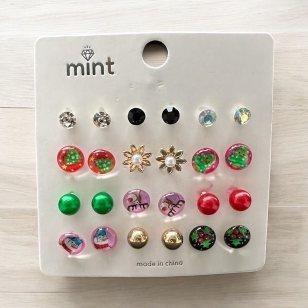 3/$25 Mint 12 Piece Fun Earrings Set Christmas Themed